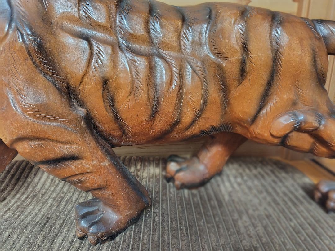 ヨッシー　虎　木彫り　約1m