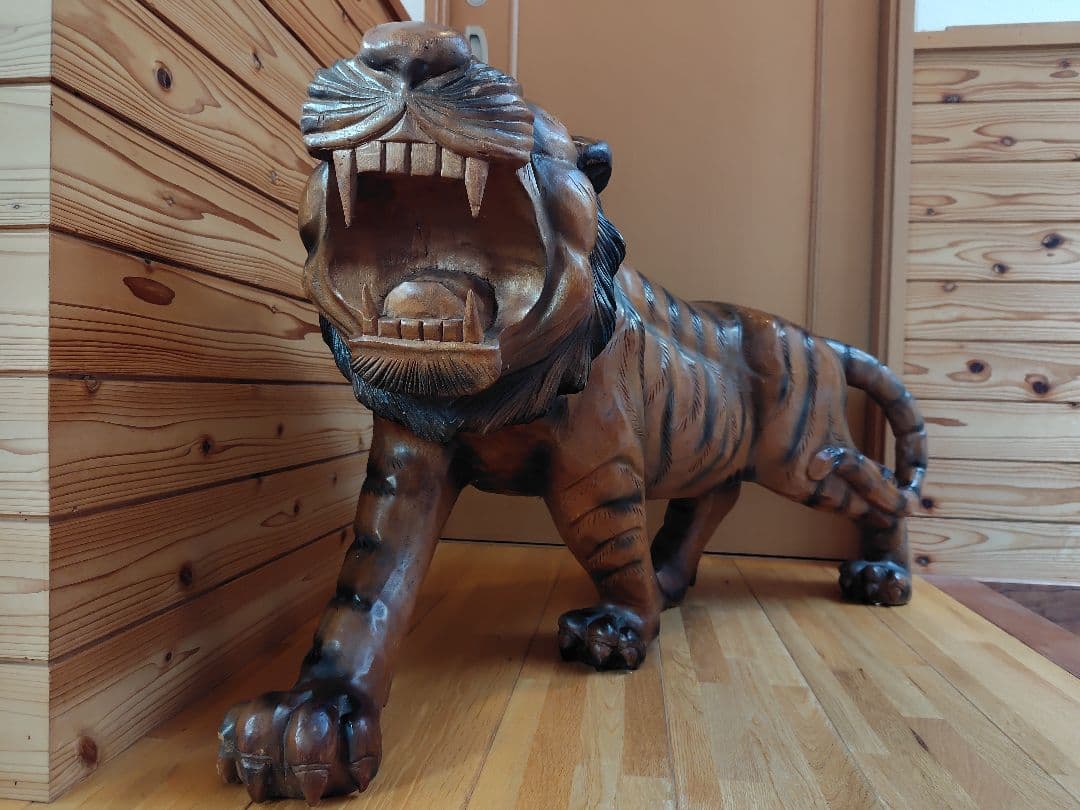 ヨッシー　虎　木彫り　約1m