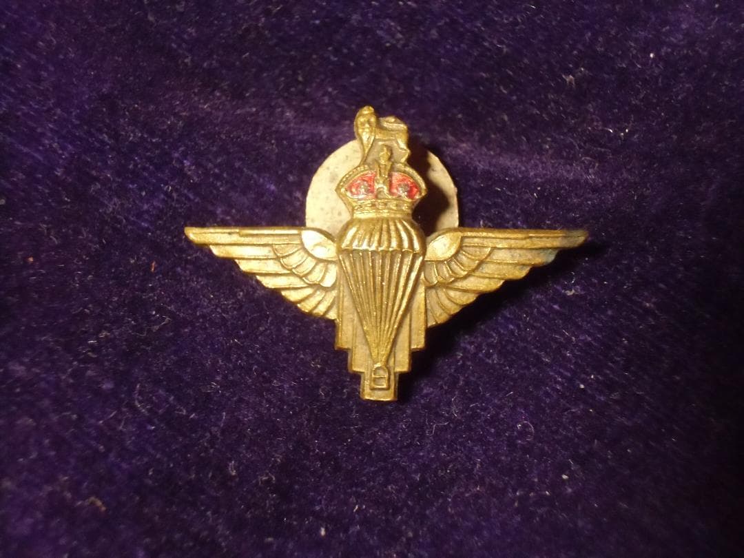 ＧＢ英軍/イギリス軍＊ＷＷ２＊パラシュート/空挺連隊メンバー襟章（実物）