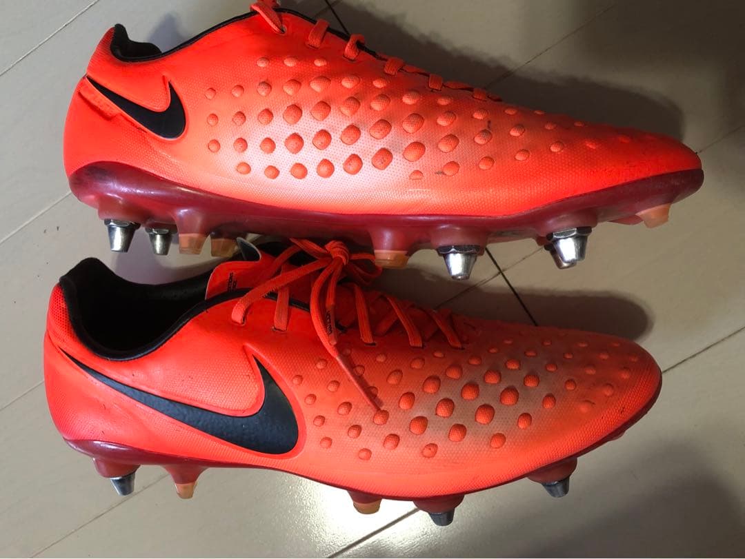 ナイキ　マジスタsg 25cm