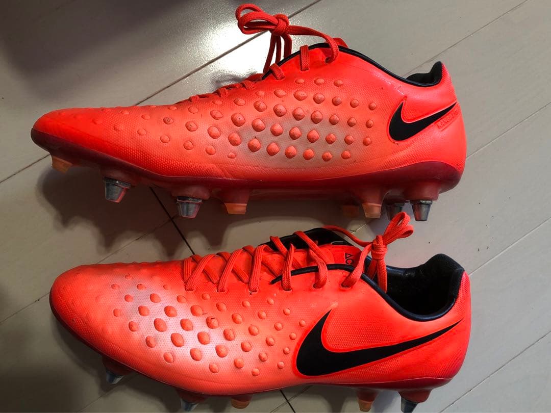 ナイキ　マジスタsg 25cm