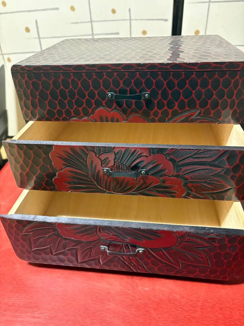 鎌倉彫　三段引き出し　※エコメルカリ便を選択お願いいたします。