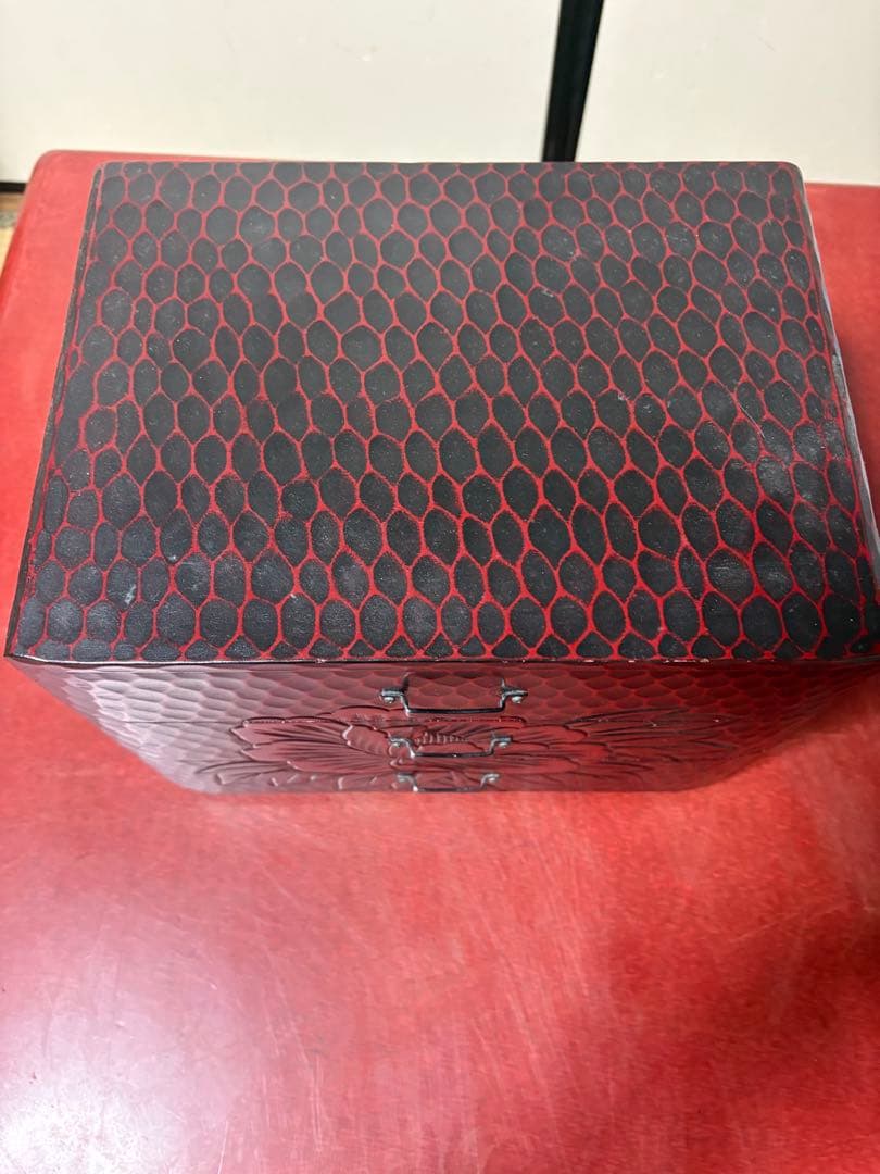 鎌倉彫　三段引き出し　※エコメルカリ便を選択お願いいたします。