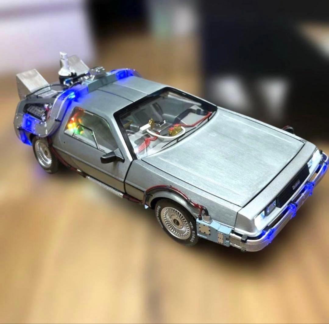 デロリアン 1/18スケール モデル Hot Wheels