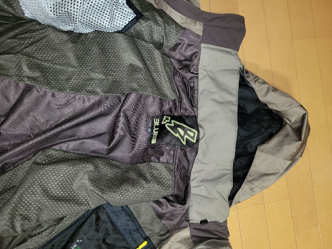 デザイン、最終値下げ素材最高級スノーボードウェア まずはみてください、お勧めです