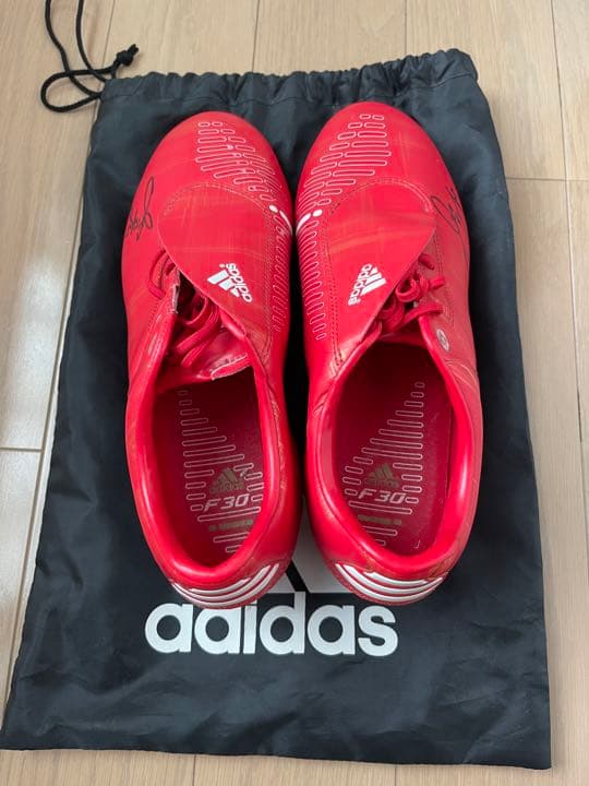 中村俊輔選手　直筆サイン入りスパイク