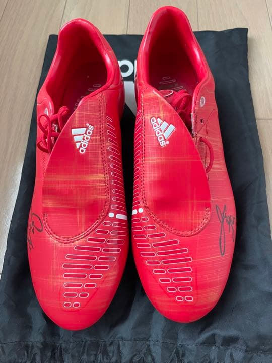 中村俊輔選手　直筆サイン入りスパイク