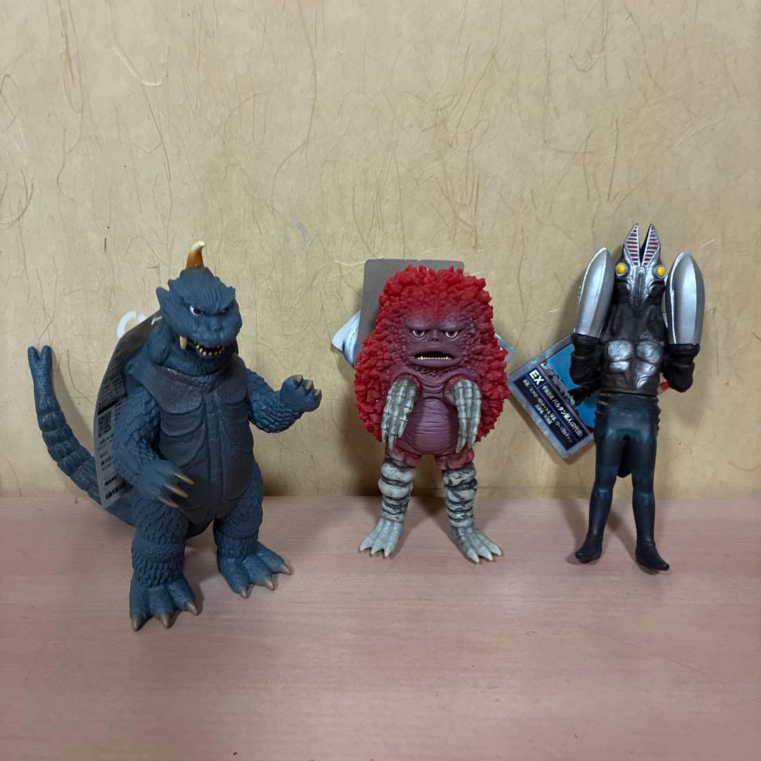 ウルトラ怪獣シリーズ　ゴメス　ピグモン　バルタン星人　フィギュアタグ付　セット