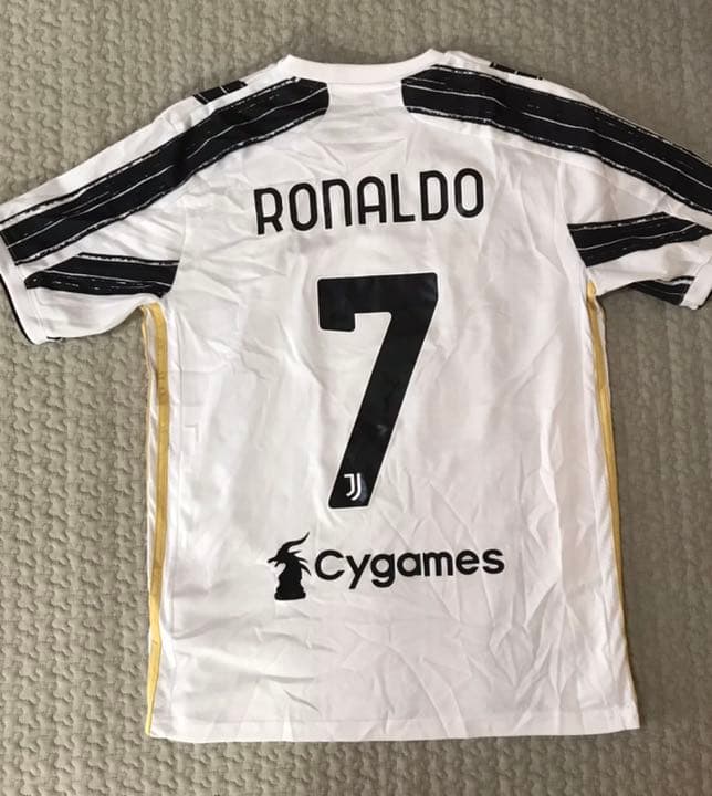 激レア　クリスティアーノ・ロナウド　直筆サイン入り写真＆ユニホームセット