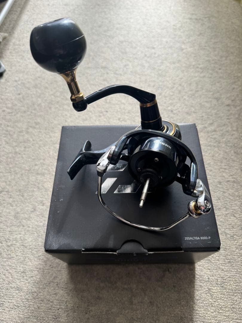 【訳あり】ダイワ 20SALTIGA 8000-P ドラグノブ欠品 ボディ傷あり