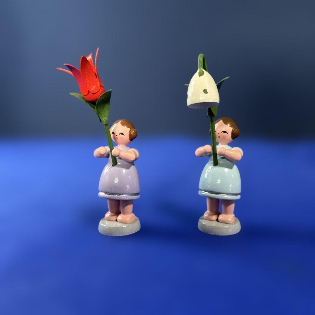 ドイツ製　木製人形　エルツ地方　ザイフェン お花を持つ女の子