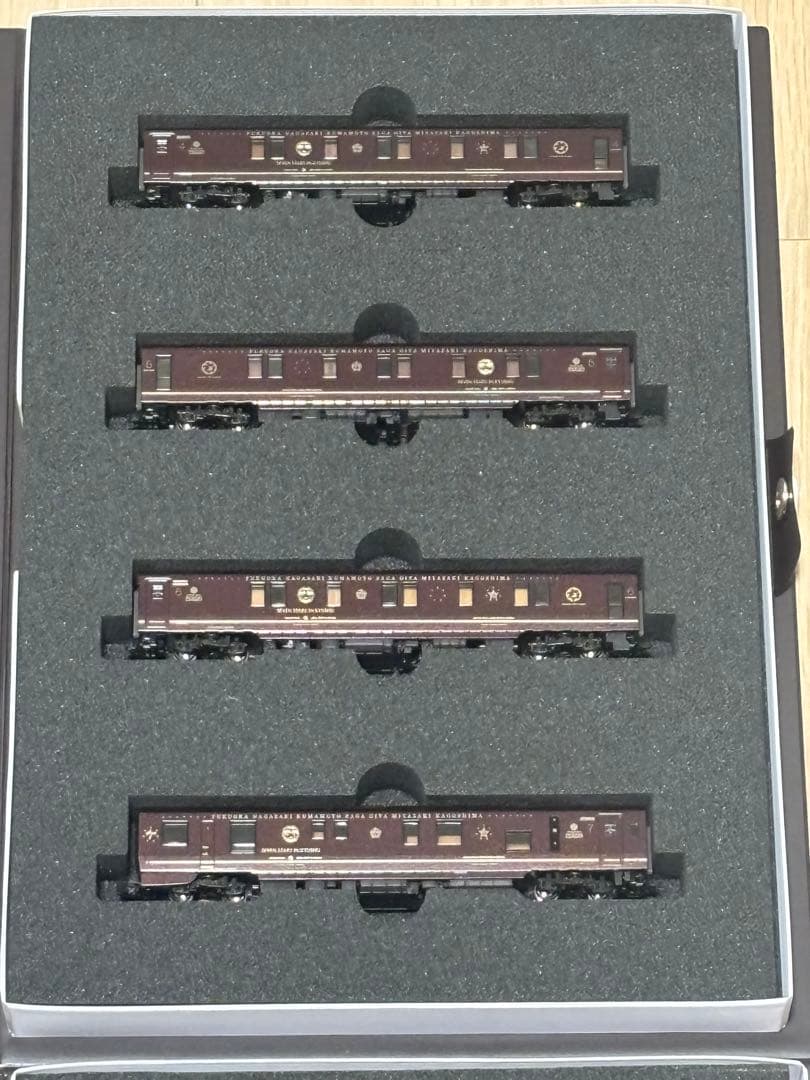 KATO クルーズトレイン「ななつ星 in 九州」 8両セット