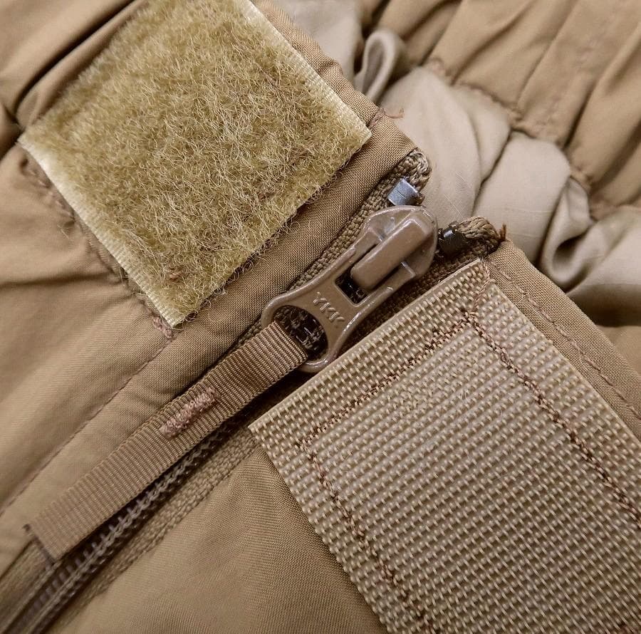 ⑨ 極美品 S-S 米軍実物 USMC レベル7 プリマロフト パンツ コヨーテ