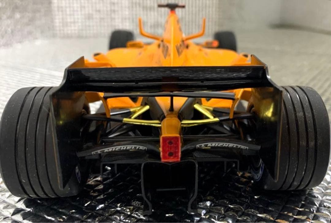 【ミニチャンプス　マクラーレン　メルセデス　MP4-20 2005年1/18】