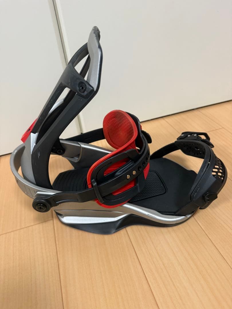 UNION スノーボードビンディング シルバー/レッド