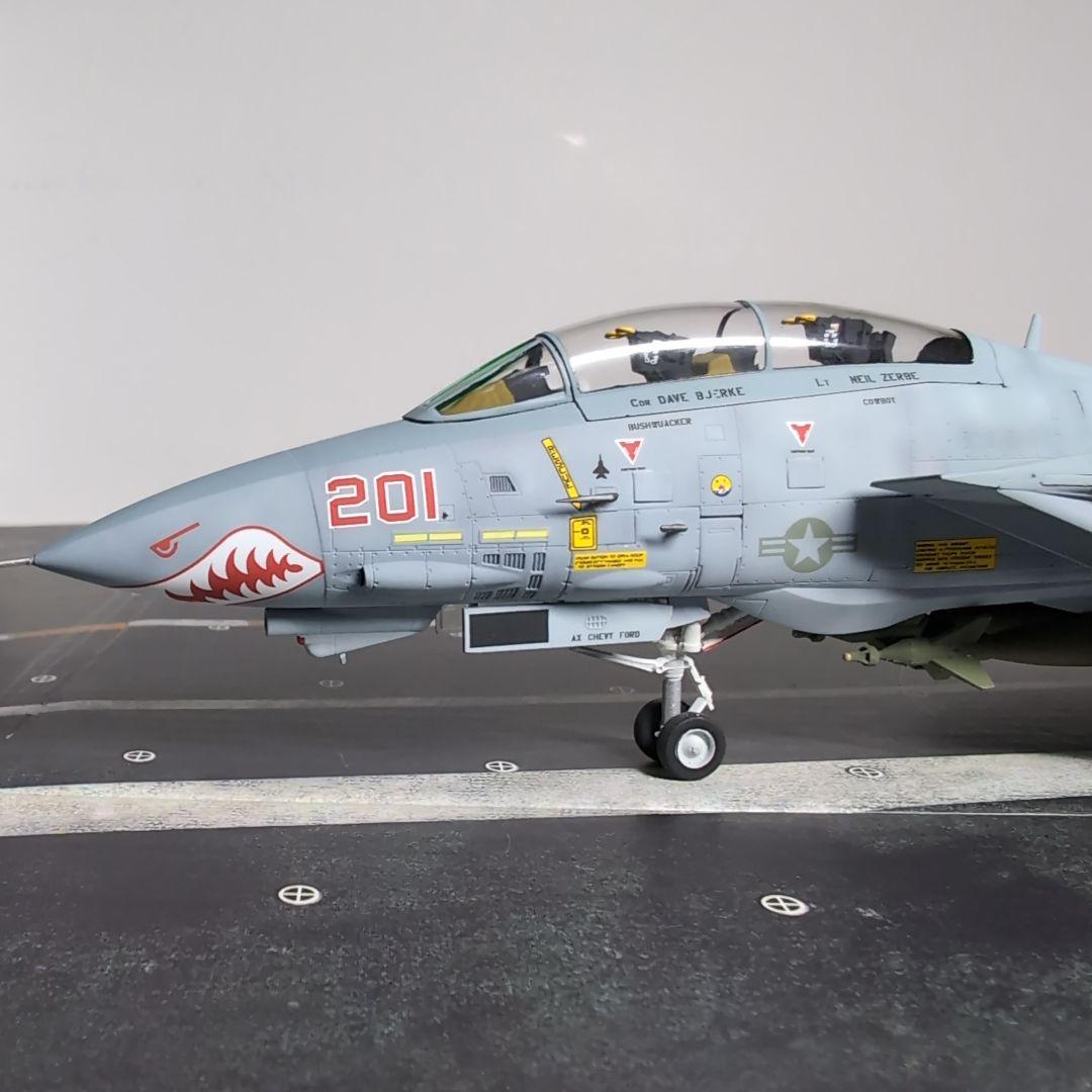 ファインモールド製　F-14Ａ トムキャット VF-111　1/72 完成品