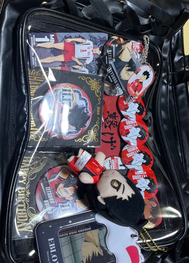 ハイキュー 黒尾鉄郎痛バッグ缶バッジ、キーホルダー込み