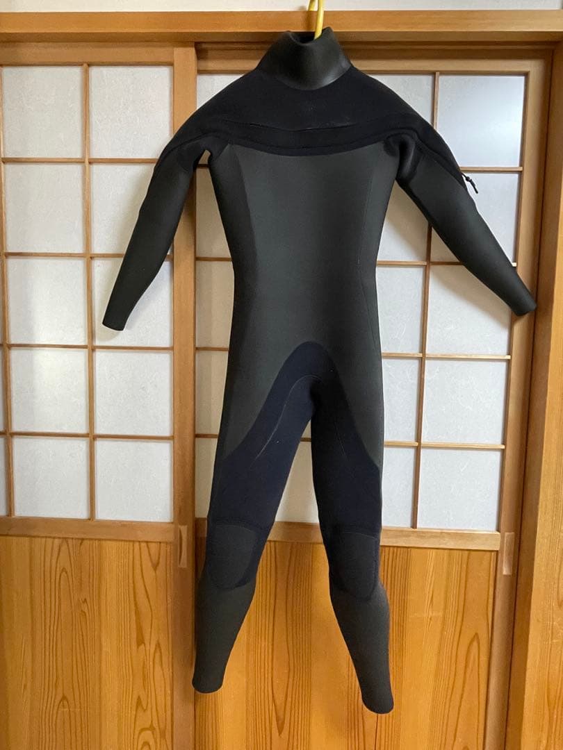 ウェットスーツ セミドライ　5×3 ＭＬ