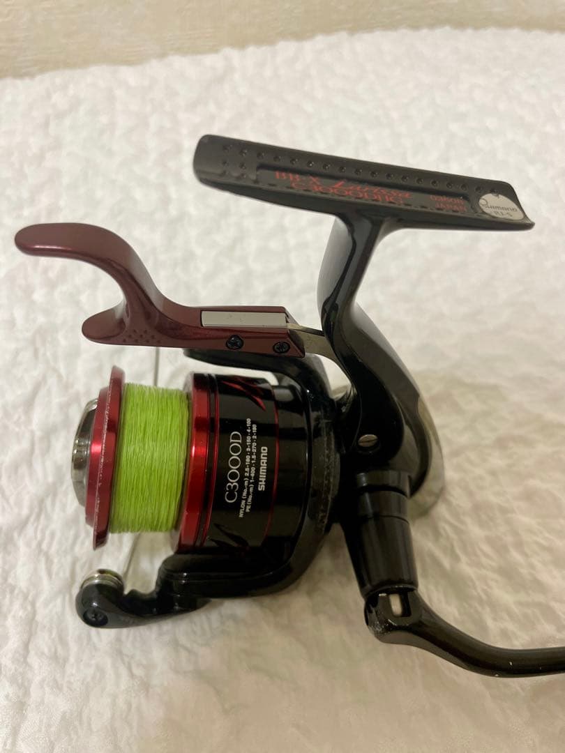 BB-X Larissa C3000DHG スピニングリール