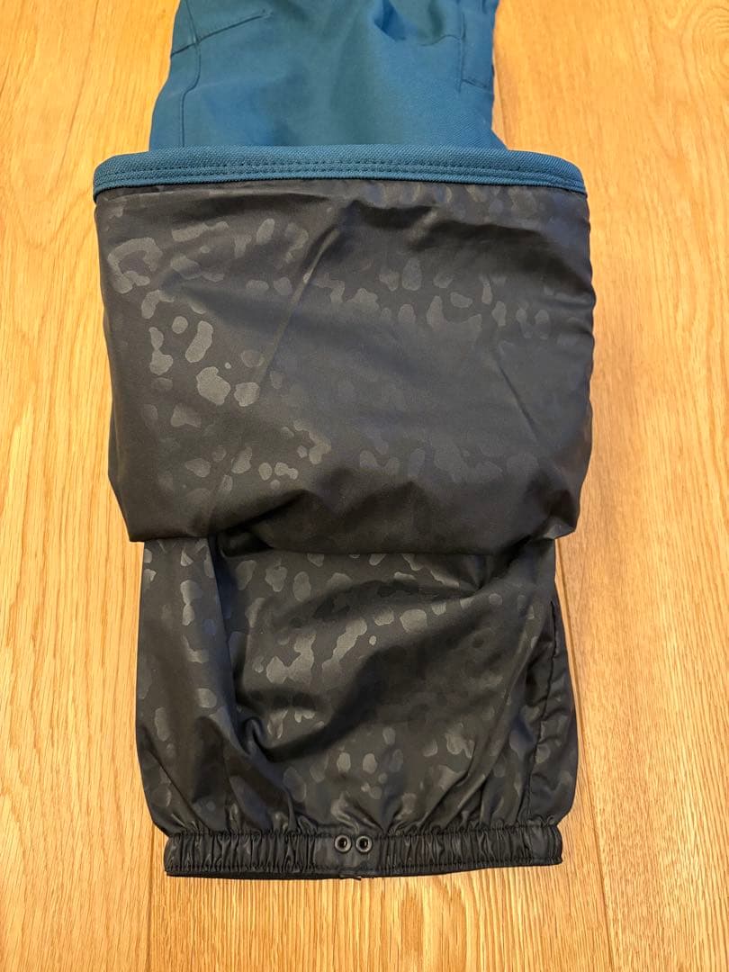 VOLCOM SPECIES スノーボードパンツ 女性用 XS