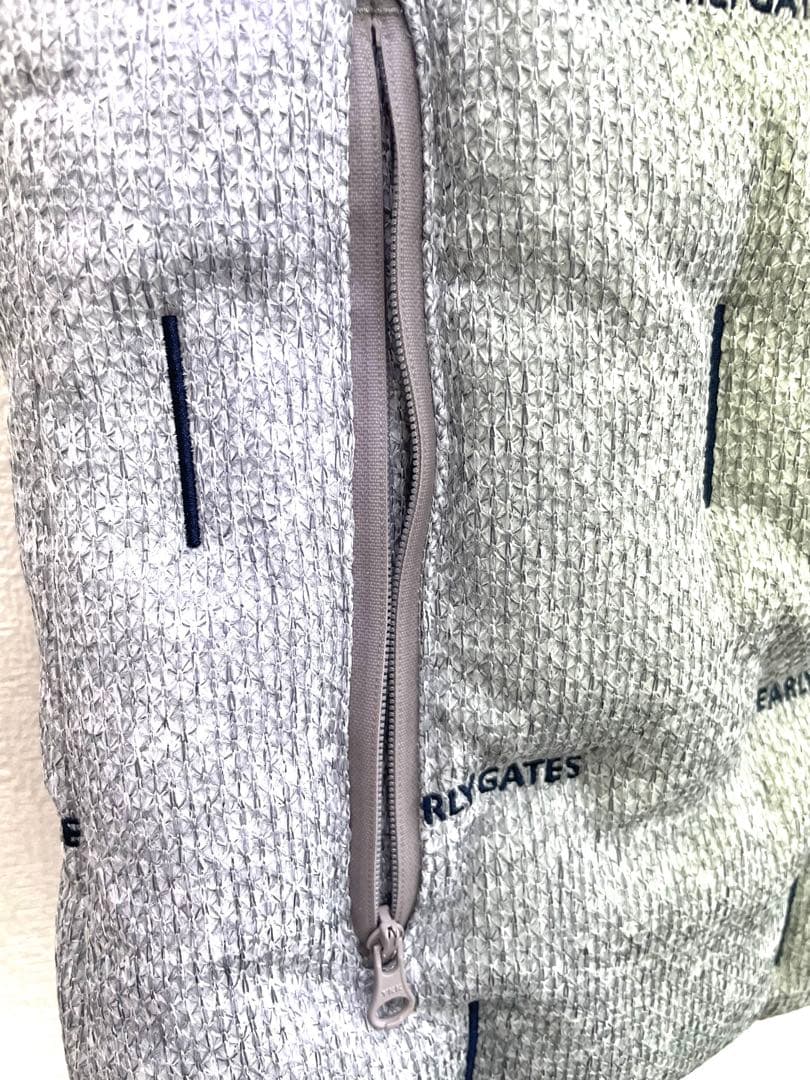 パーリーゲイツ　PEARLY GATES　クォーターリバー 中綿ベスト　帽子付き