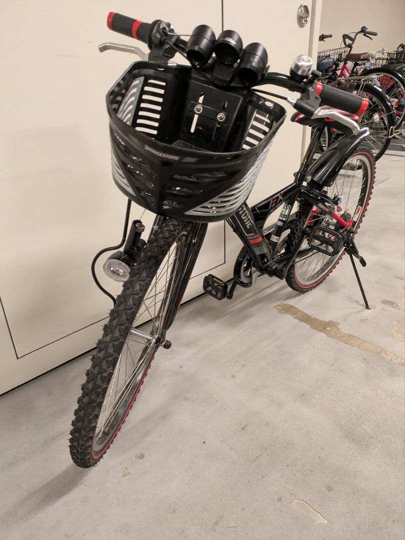 ブリヂストン キッズバイク 黒/赤 前カゴ付き　（24インチ）