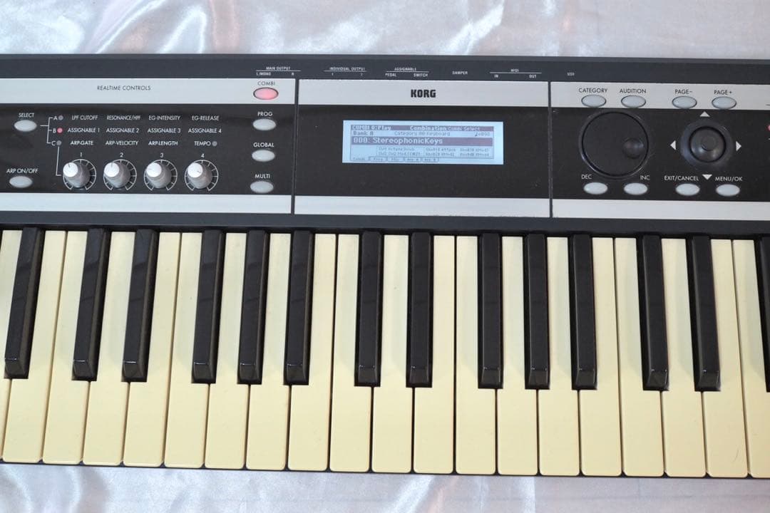 KORG X50 シンセサイザー（61鍵）