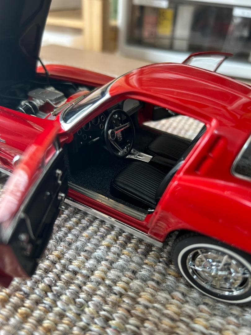 コルベット1/18　AUTOart MILLENNIUM