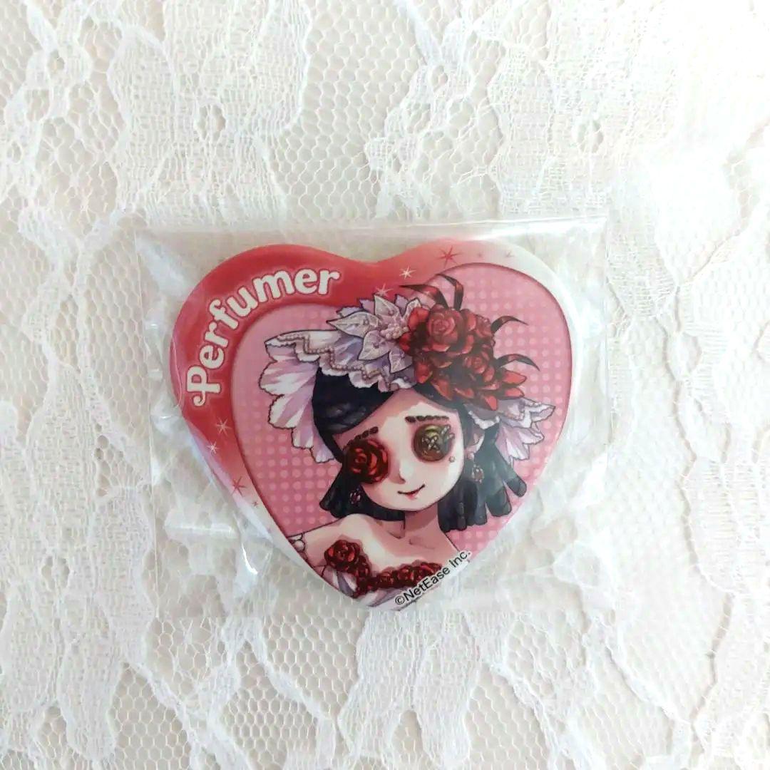 第五人格 調香師 ウィラ ハート缶バッジ