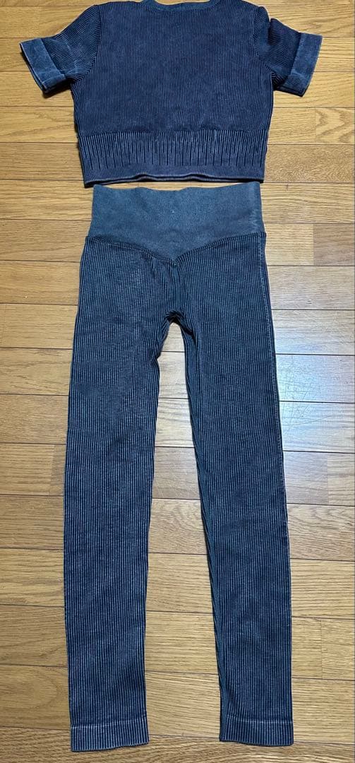 【sukala】ヨガウェア　ストライプ柄 ダークグレー セットアップ Sサイズ