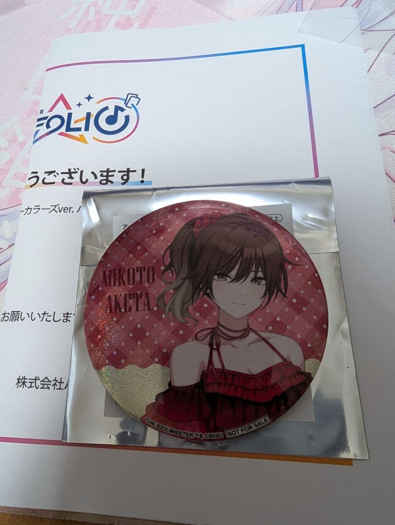 シャニマス　緋田美琴　カードフォリオ　パシャっとチャレンジ　缶バッジ