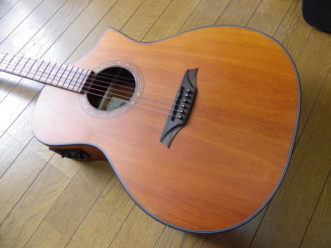 Bromo BAT 4MCE マホガニー単板トップ、エレアコ・ギター、中古美品