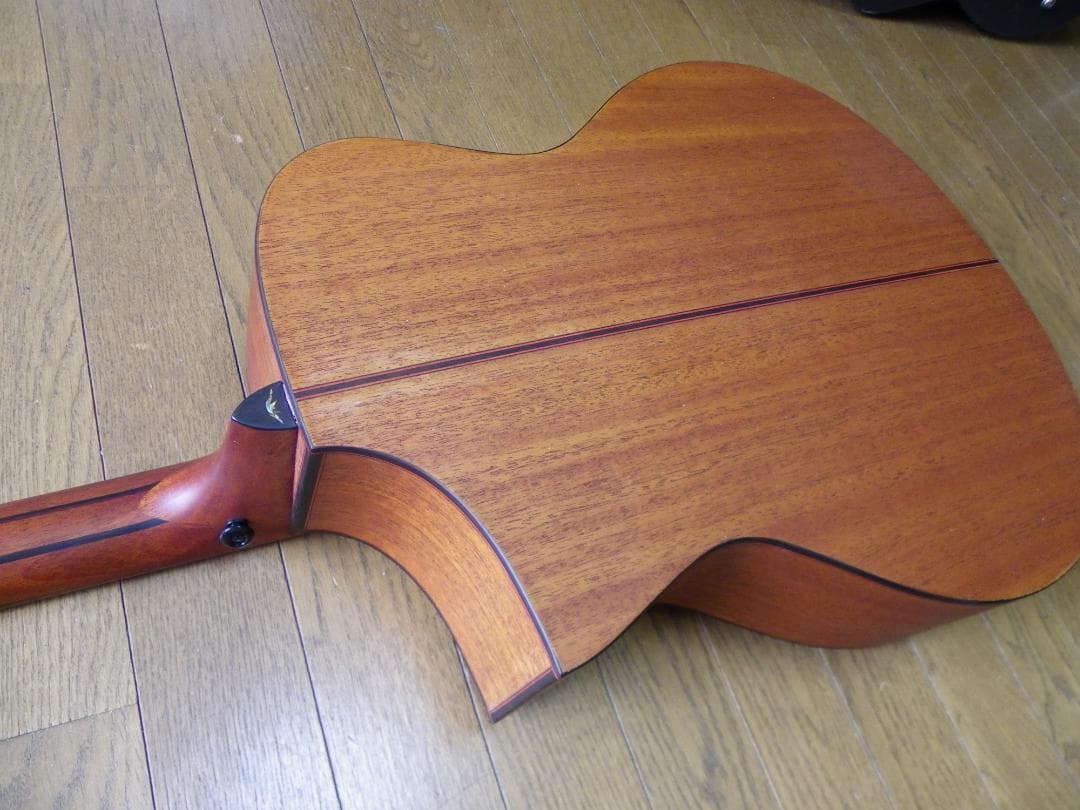 Bromo BAT 4MCE マホガニー単板トップ、エレアコ・ギター、中古美品