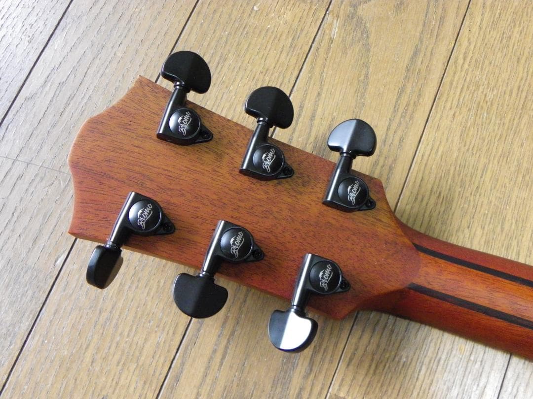 Bromo BAT 4MCE マホガニー単板トップ、エレアコ・ギター、中古美品