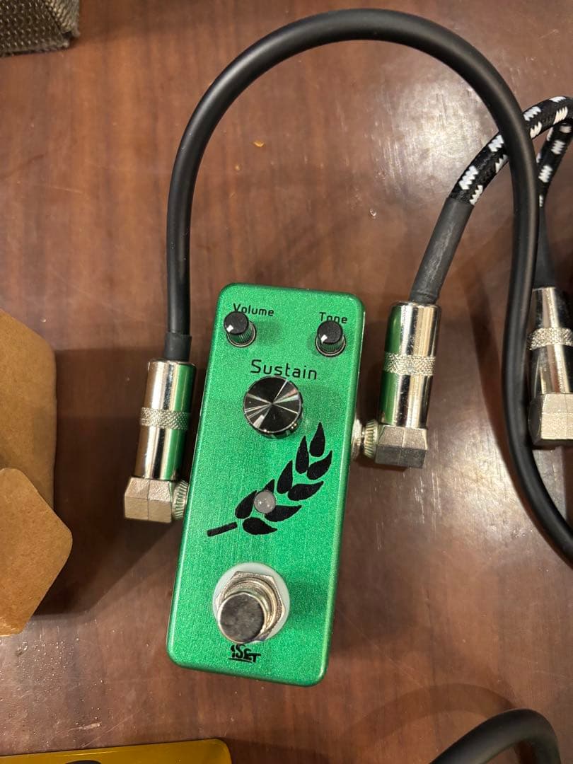 ギターエフェクター　お得なセット（7つのエフェクターセット、パッチケーブル付)