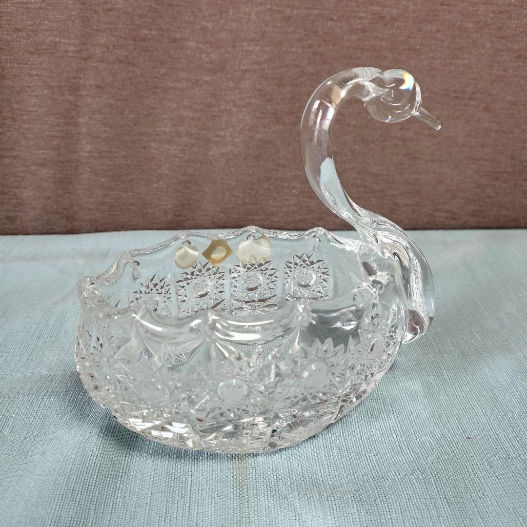 ボヘミアンクリスタル白鳥夫婦と同ガラス製子白鳥3羽家族
