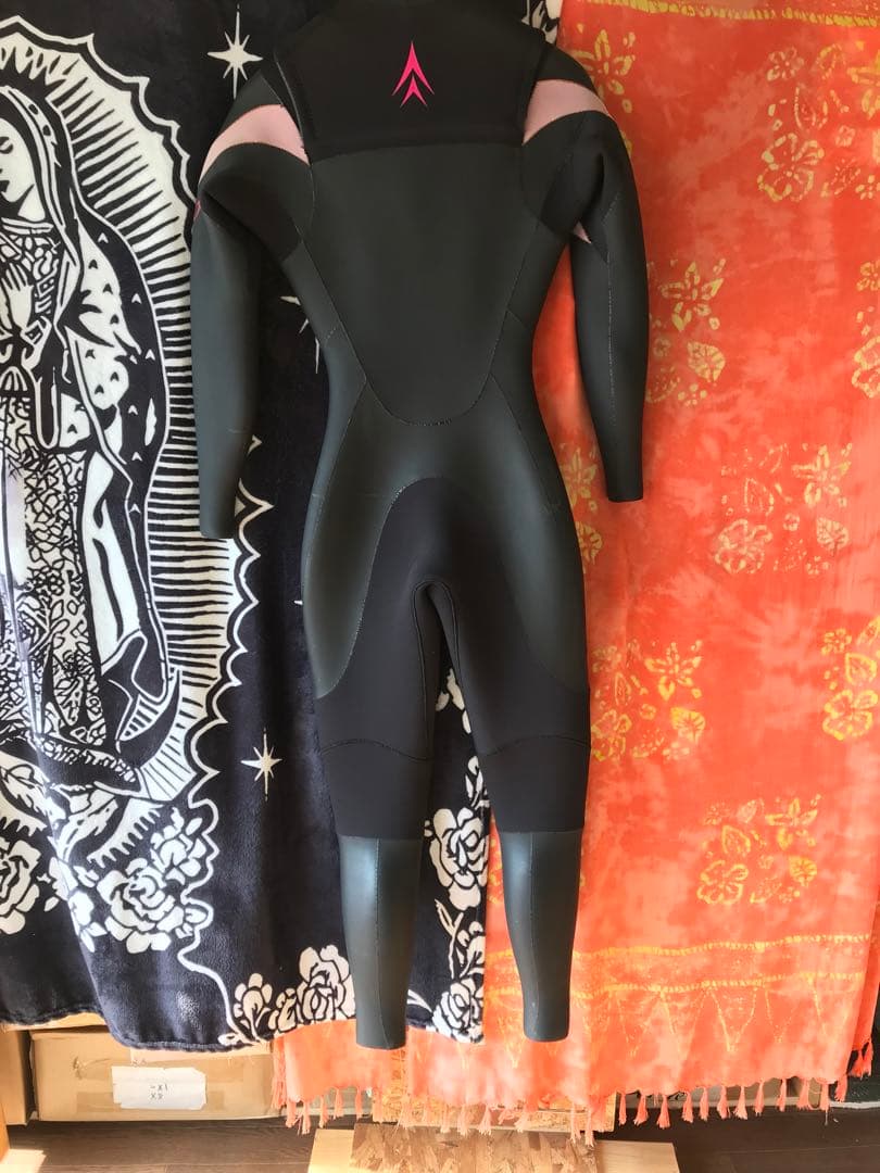 ライノチェイサー　セミドライ　レディースML 冬　サーフィン5/3