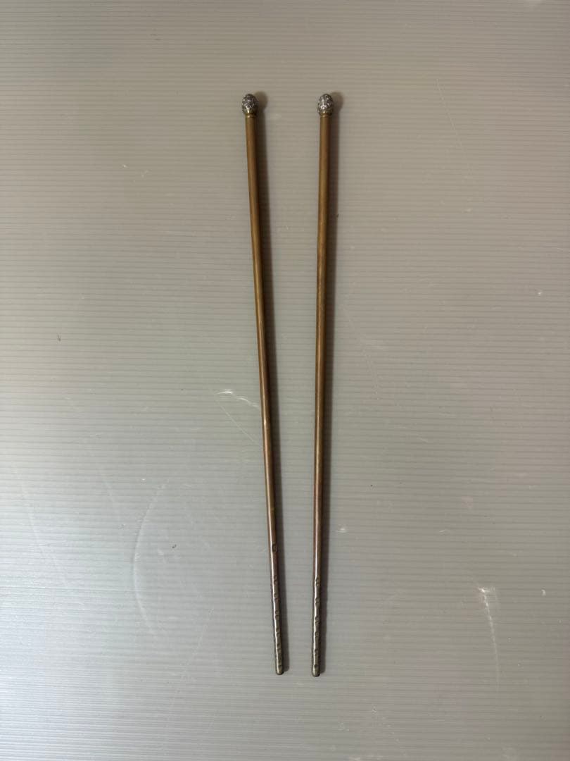 2910 火箸　南鐐松笠頭　真鍮　大西清右衛門作　茶道具