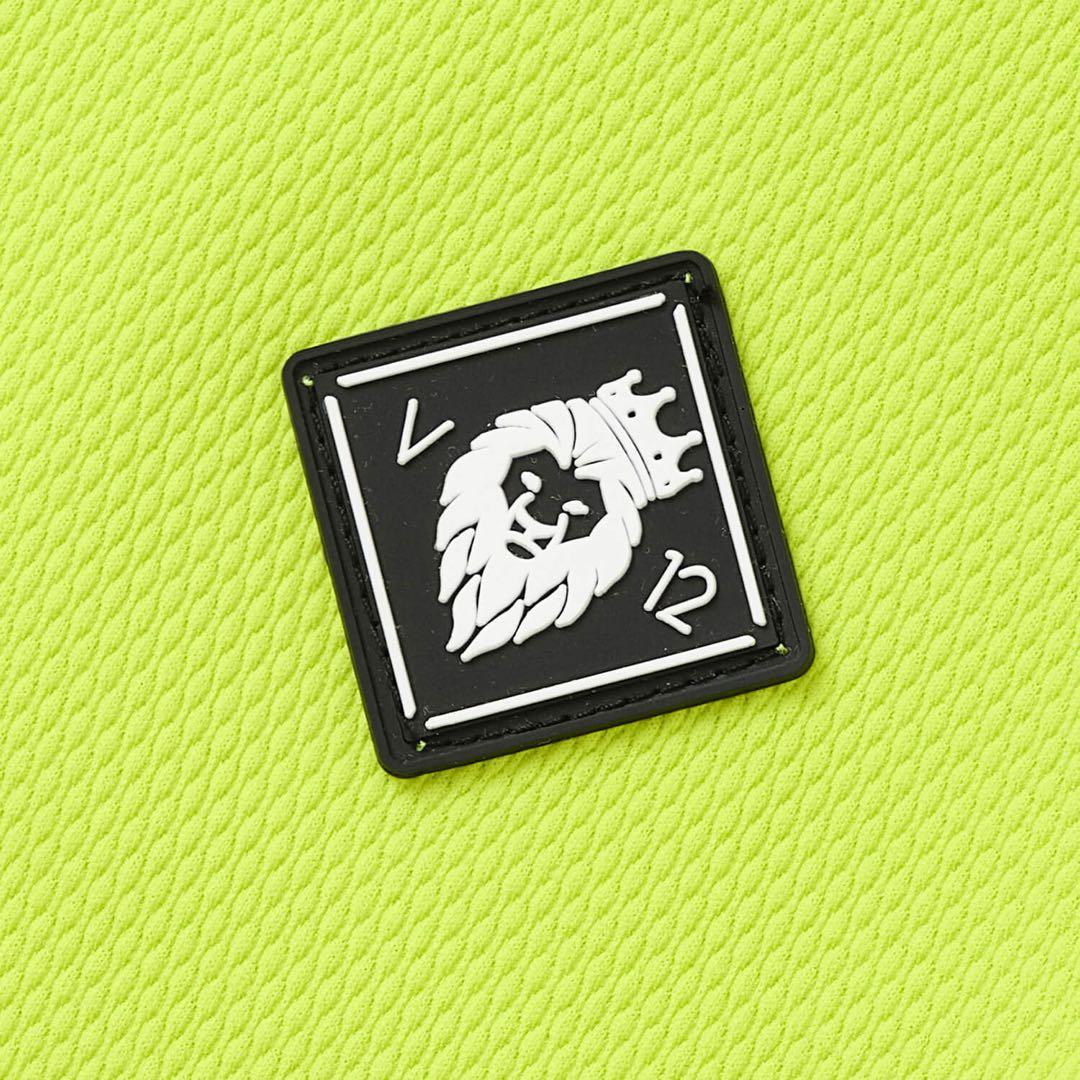 V12 モックネック