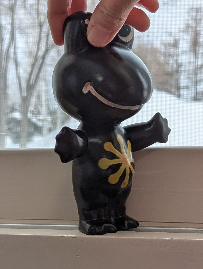 ケロちゃんのフィギュア 黒色レア品