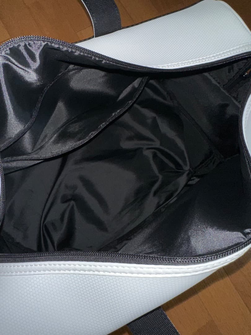 TaylorMade シューズインポケットバッグホワイト