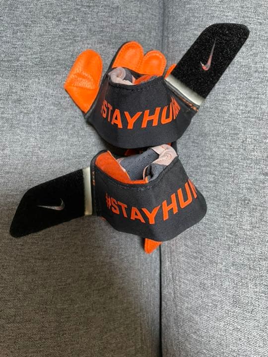 ナイキ スイングマン バッティンググローブ（アダム・ジョーンズモデル）