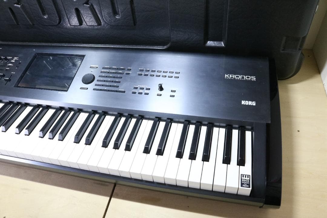 【良品】KORG KRONOS-73 73鍵 シンセサイザー 純正ハードケース