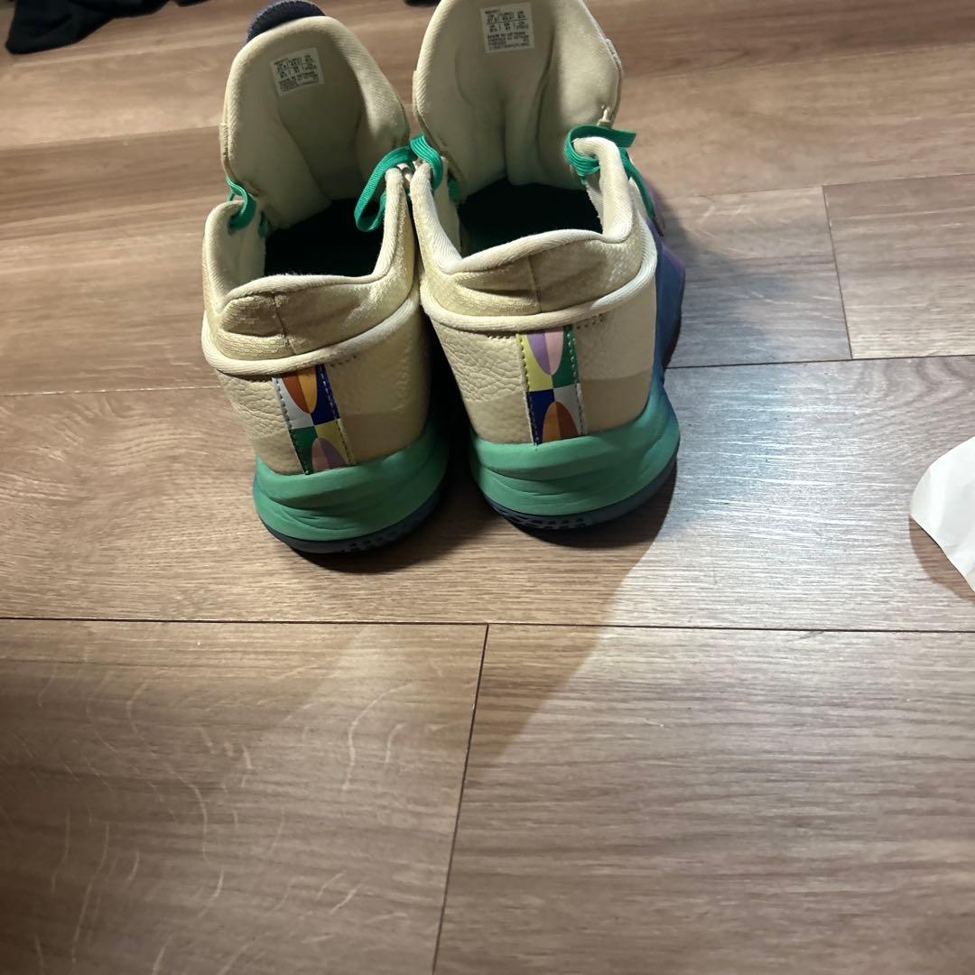 ASICS バスケットボールシューズ ベージュ/グリーン/パープル