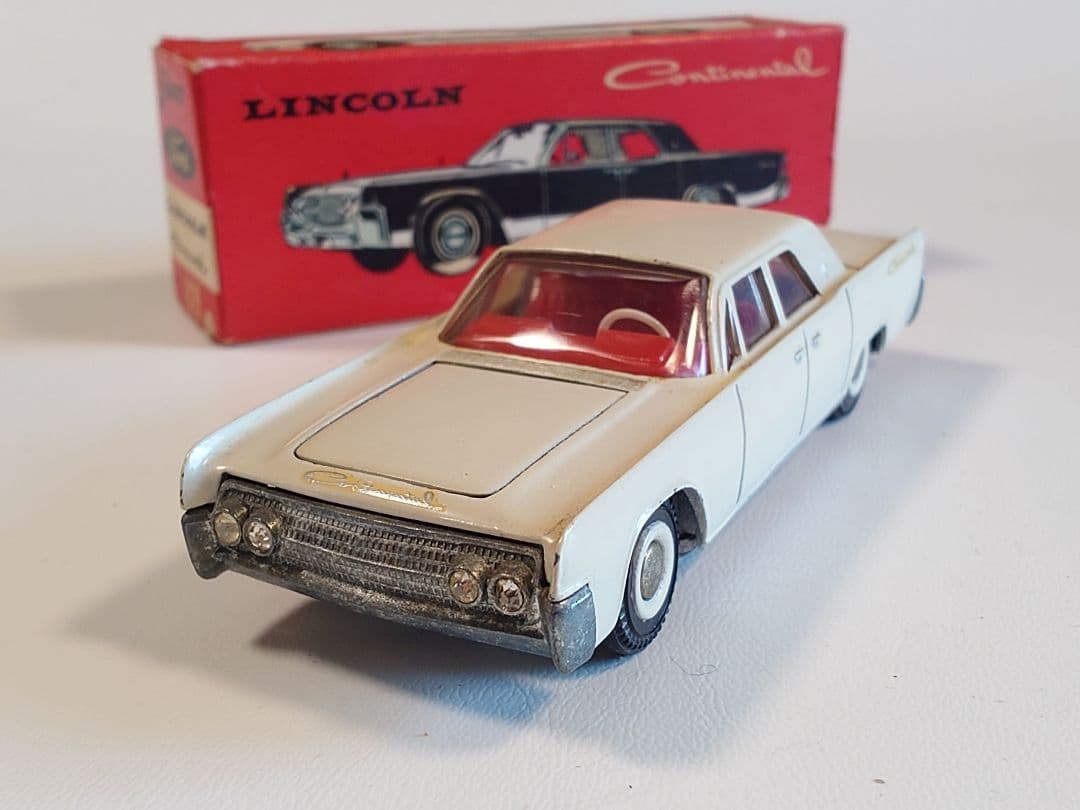 TEKNO NO.829 LINCOLN CONTINENTAL （白）