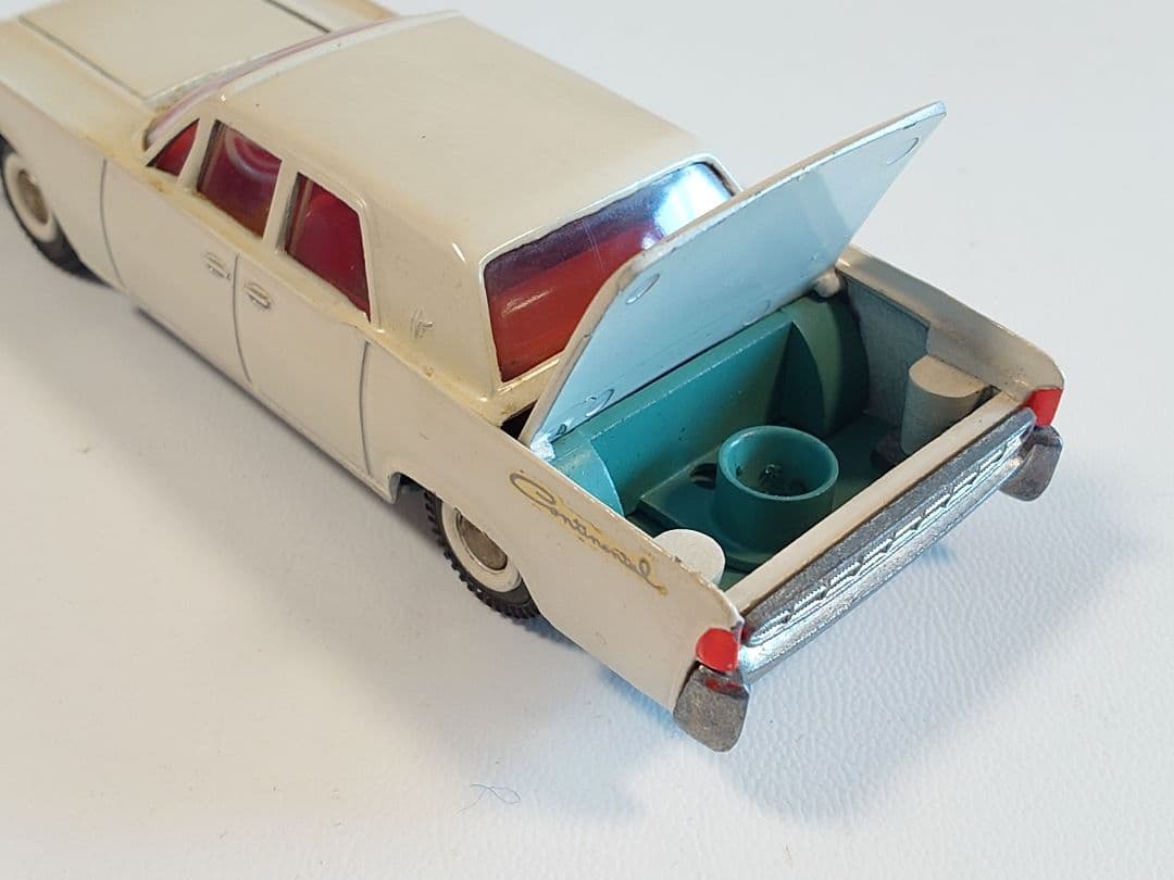 TEKNO NO.829 LINCOLN CONTINENTAL （白）