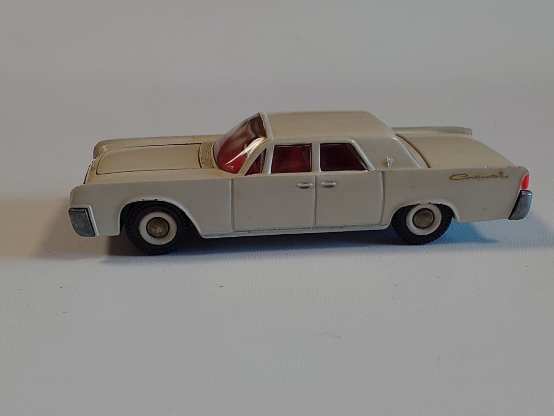 TEKNO NO.829 LINCOLN CONTINENTAL （白）
