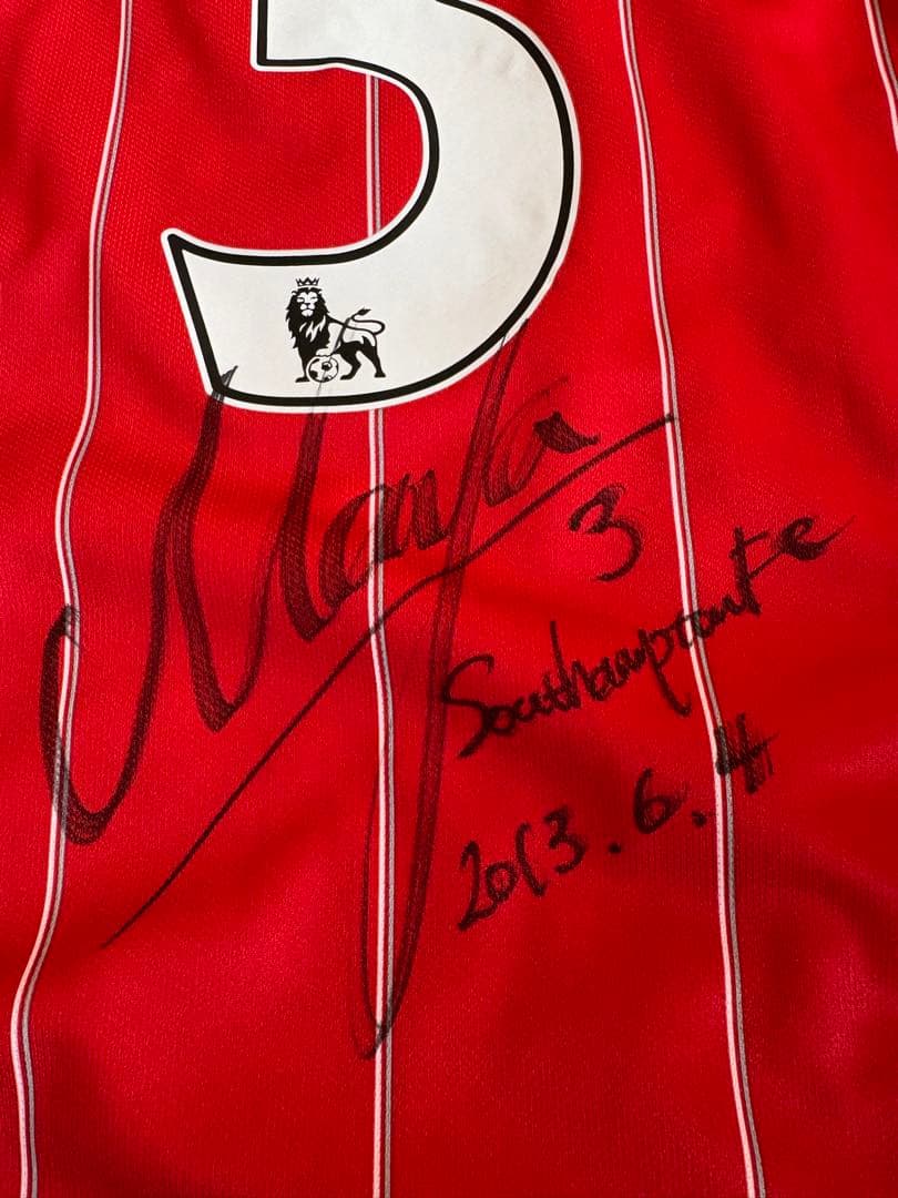 吉田麻也選手　サウサンプトンFC サイン入りユニフォーム
