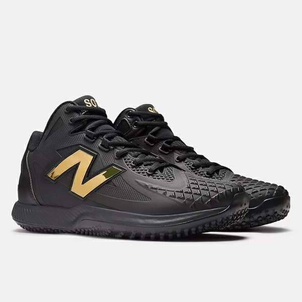 New Balance トレーニングシューズ ブラック/ゴールド