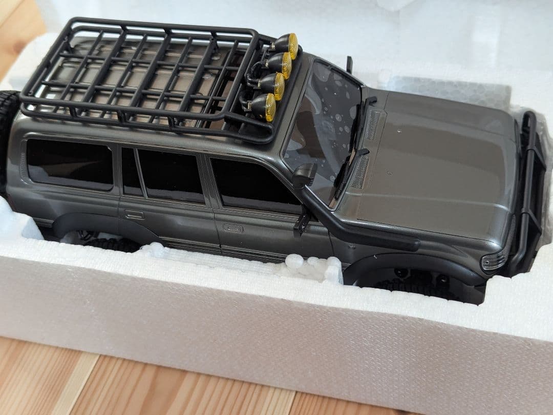 FMS Toyota LC80 ランドクルーザー FCX18 RTR